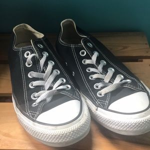 Black Low-Top Converse All Star